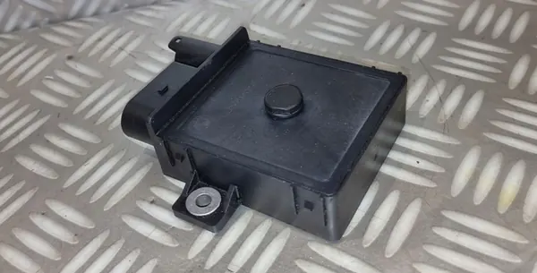 BMW E60 E70 E90 3.0 D Gloeiplug Relais Module 7801201 image 4