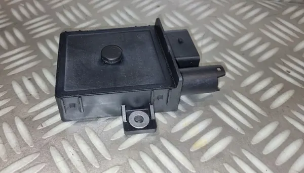 BMW E60 E70 E90 3.0 D Gloeiplug Relais Module 7801201 image 5