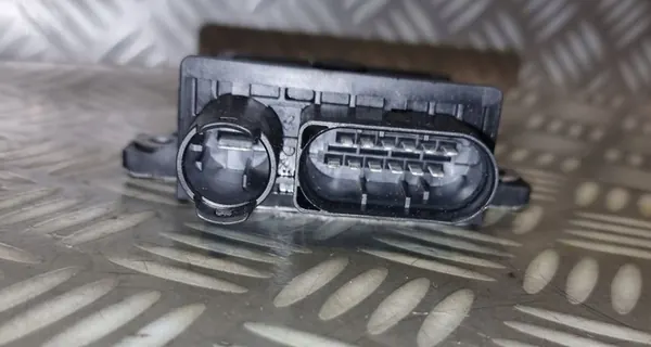 BMW E60 E70 E90 3.0 D Gloeiplug Relais Module 7801201 image 8