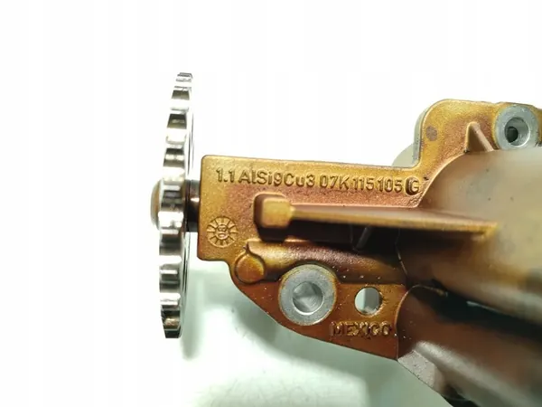VW Jetta Olje Pump 2.5 Bensin 07K115105G image 6