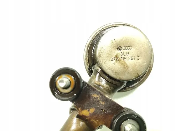 VW Jetta Olje Pump 2.5 Bensin 07K115105G image 7