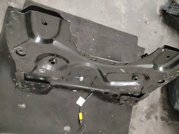Berço dianteiro SANKI usado para Peugeot 308 2023 image 3