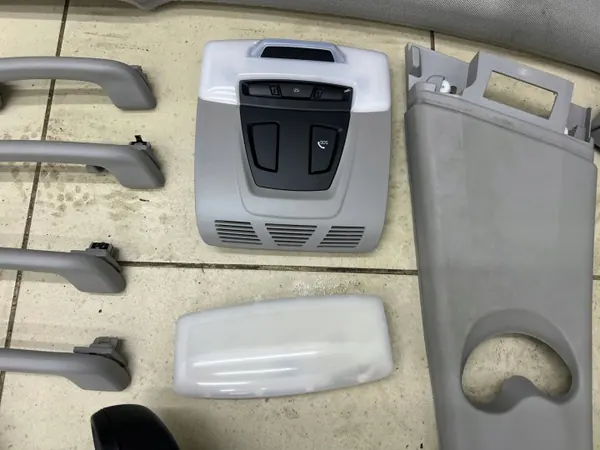 Plafonnier EVERESTGRAU BMW F45 - Pièce OEM d'occasion image 4