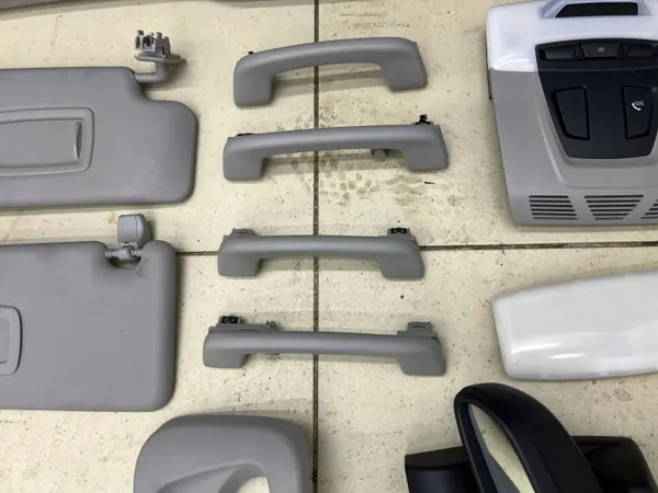 Plafonnier EVERESTGRAU BMW F45 - Pièce OEM d'occasion image 5