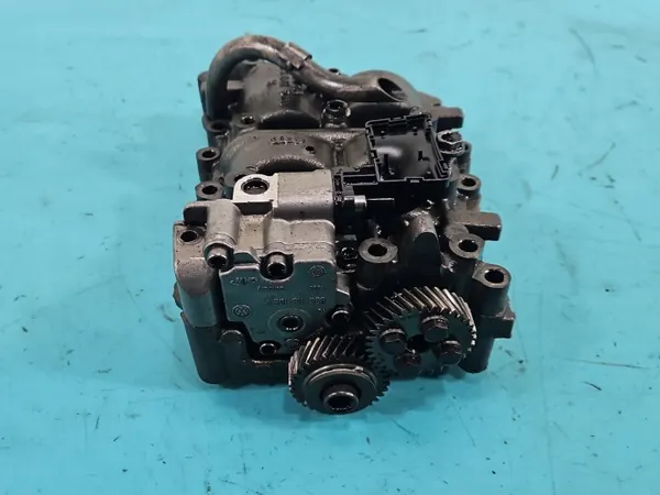 Bomba de aceite usada OEM 03G103535B para Audi A4 B8 2.0 TDI image 4