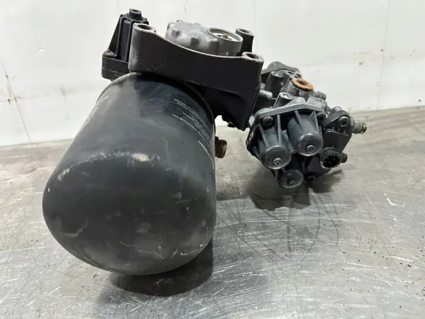 Soupape de Sécheur d'Air OEM 4324160010 Iveco Stralis image 4