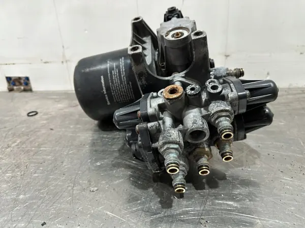 Soupape de Sécheur d'Air OEM 4324160010 Iveco Stralis image 5