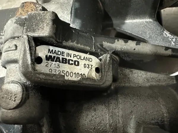 Soupape de Sécheur d'Air OEM 4324160010 Iveco Stralis image 8