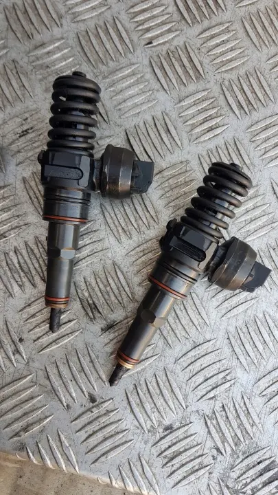 Scheibenwaschpumpe OEM 038130073AK für VW Sharan image 3