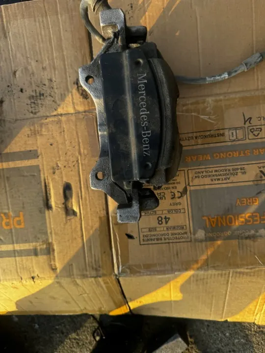 Mercedes W166 GLE 350 CDI V6 frambromsok OEM 4895 4896 image 3