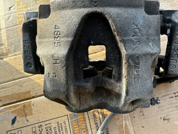 Mercedes W166 GLE 350 CDI V6 frambromsok OEM 4895 4896 image 4