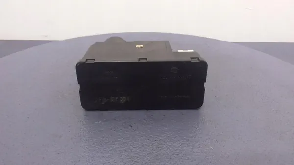 AUDI A4 B5 Central Lås Pump 4A0862257J image 4