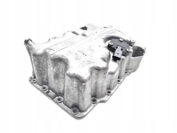 VW Polo Oljetunna 1.0 Bensin 44kW 2016 04C103603C image 10