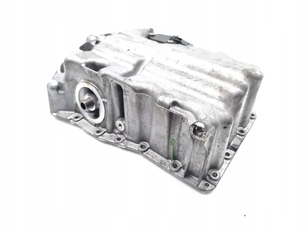 VW Polo Oljetunna 1.0 Bensin 44kW 2016 04C103603C image 2