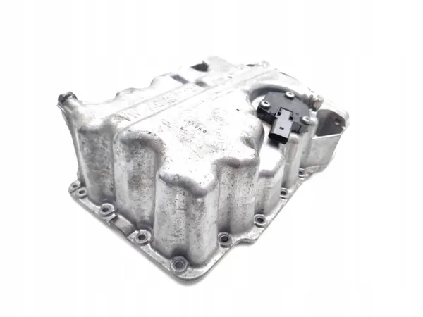 VW Polo Oljetunna 1.0 Bensin 44kW 2016 04C103603C image 3