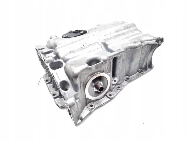 VW Polo Oljetunna 1.0 Bensin 44kW 2016 04C103603C image 8