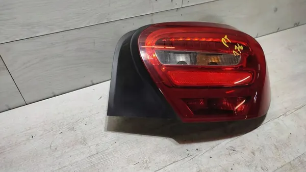 MERCEDES A KLASA 176 LIFT LUZ TRASERA DERECHA image 4