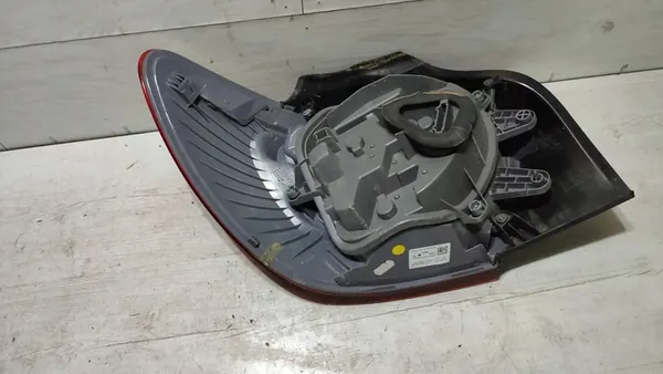 MERCEDES A KLASA 176 LIFT LUZ TRASERA DERECHA image 8