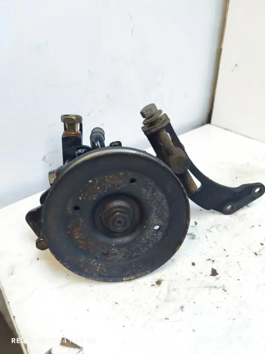 Bomba de dirección OEM 75124253 para Nissan Terrano II image 2