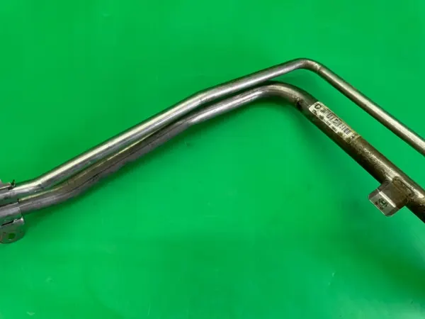 Pescoço de Enchimento Combustível OEM 9A61-9032-BB Ford Fiesta MK7 image 8