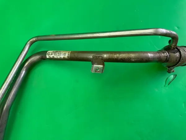 Pescoço de Enchimento Combustível OEM 9A61-9032-BB Ford Fiesta MK7 image 9