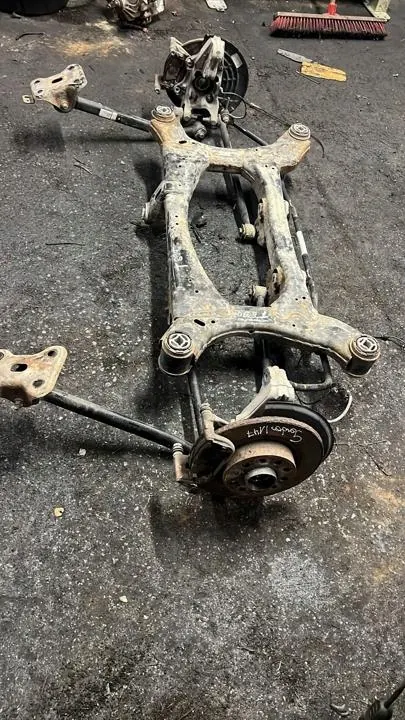 Essieu arrière Jeep Compass 2018 OEM 68339798AC image 3
