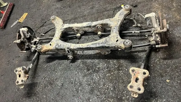 Essieu arrière Jeep Compass 2018 OEM 68339798AC image 4