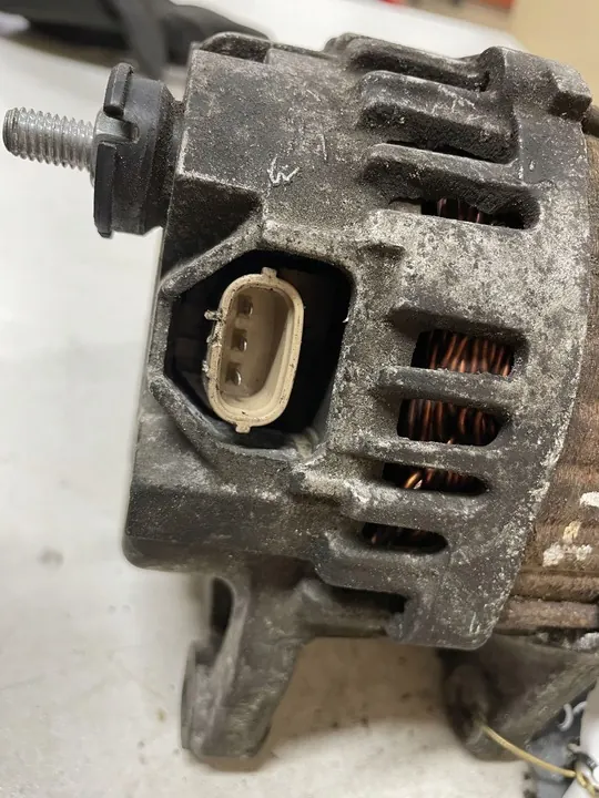 Vaihtovirtageneraattori Nissan Qashqai 1.6L image 2