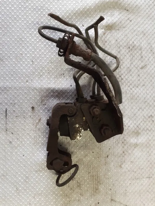 Régulateur de force de freinage OEM 1 pour Audi 80 B4 image 2