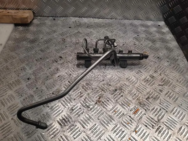 Maserati Ghibli III 3.0D Rampe Injection OEM 0445216044 image 2