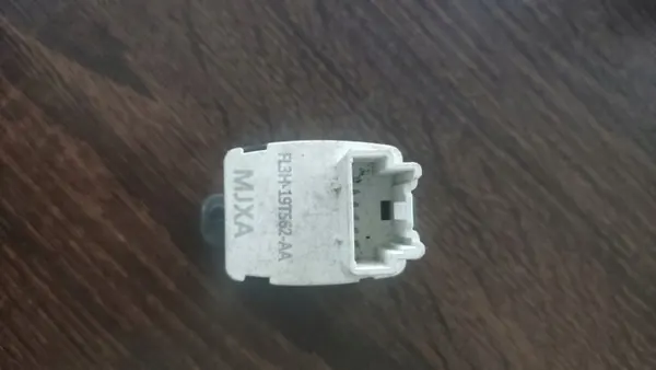 Ford Edge 15- Sensor Temperatura Calefacción OEM 19T562 image 2