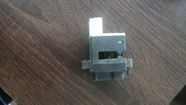 Ford Edge 15- Sensor Temperatura Calefacción OEM 19T562 image 3
