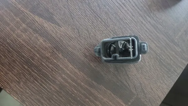 Ford Edge 15- Sensor Temperatura Calefacción OEM 19T562 image 4