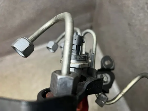 Brandstofrailsensor OEM 0281002836 voor Suzuki image 6