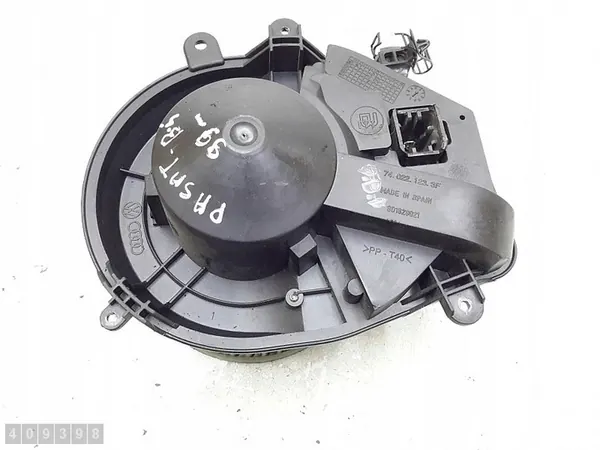Moteur de soufflerie de chauffage VW Passat 1999 8d11820021 image 1
