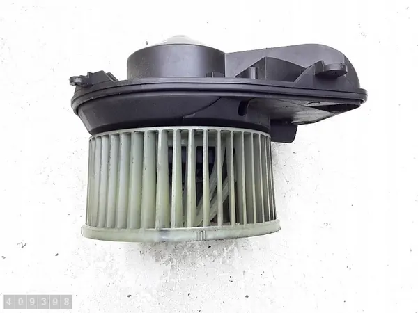 Moteur de soufflerie de chauffage VW Passat 1999 8d11820021 image 2