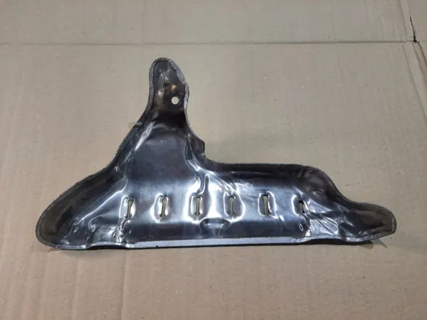 Porsche lämpökilpi OEM 94611133775 Cayenne-malliin image 3