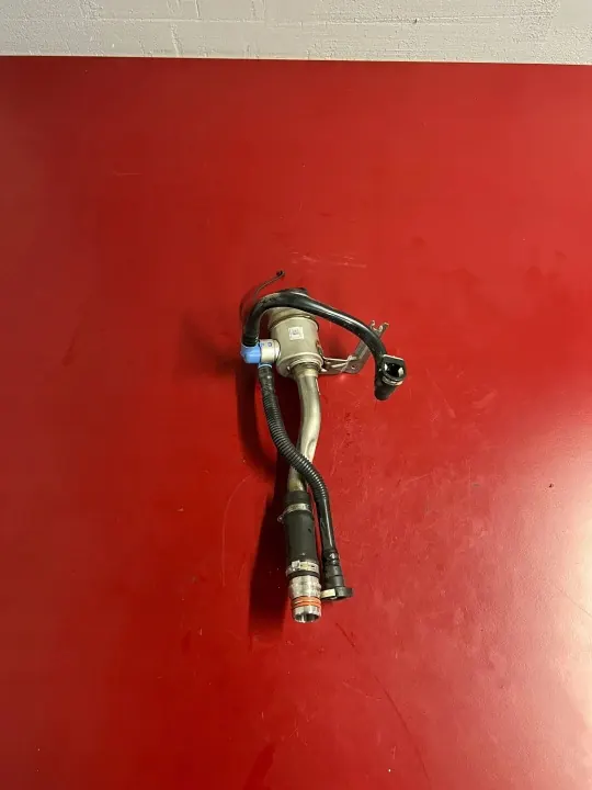 BMW Bränsleintag OEM 7404089 för X3 G01 2020 image 3