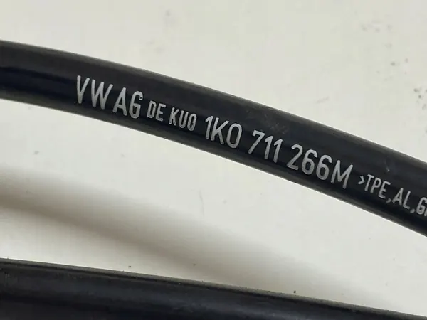 Versnellingspook Volkswagen Golf V 1K0711266M image 2