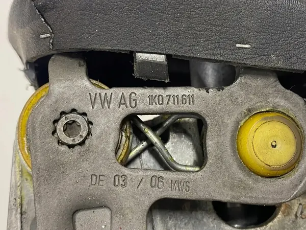 Versnellingspook Volkswagen Golf V 1K0711266M image 9