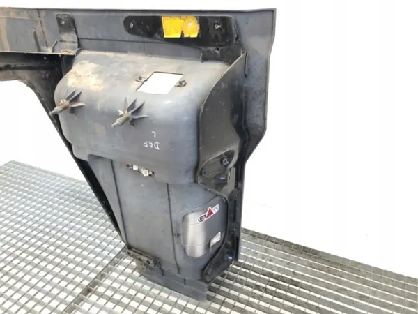 DAF XF Vasen Ohjaamon Portaat OEM 1835023LH - Käytetty image 6