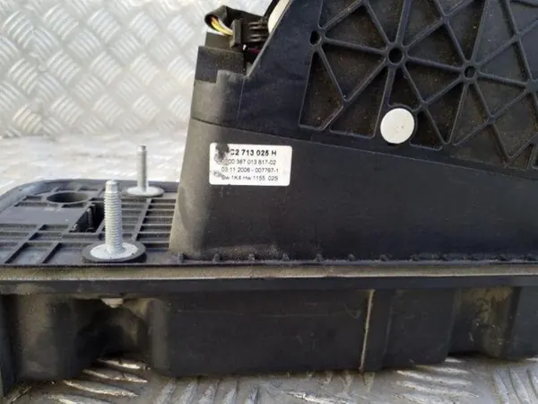VW Växelmekanism OEM 1K0713061 - Begagnad image 3