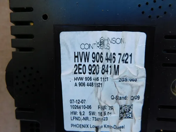 VW Crafter Tacho OEM HVW9064467421 - Gebraucht image 3