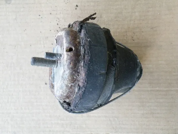 Volvo S80 I 2.9 T6 Moottorin Kiinnike 9485551 image 2