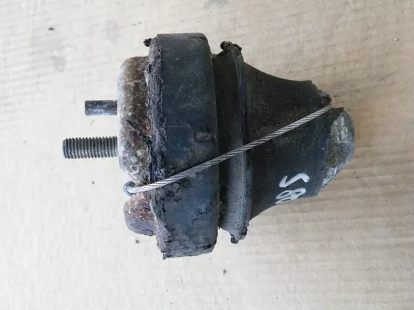 Volvo S80 I 2.9 T6 Moottorin Kiinnike 9485551 image 5