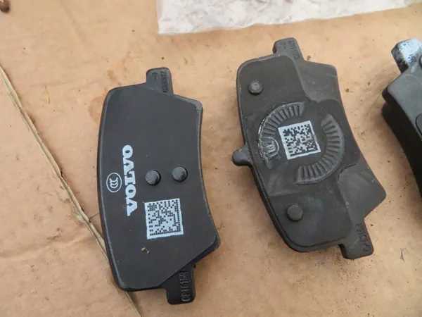 Pastilhas de travão traseiras OEM 32276934 Volvo XC40 2018- image 3