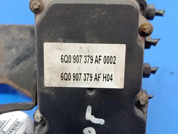 Pompe ABS VW Polo 9N OEM 6Q0614117S Occasion image 4