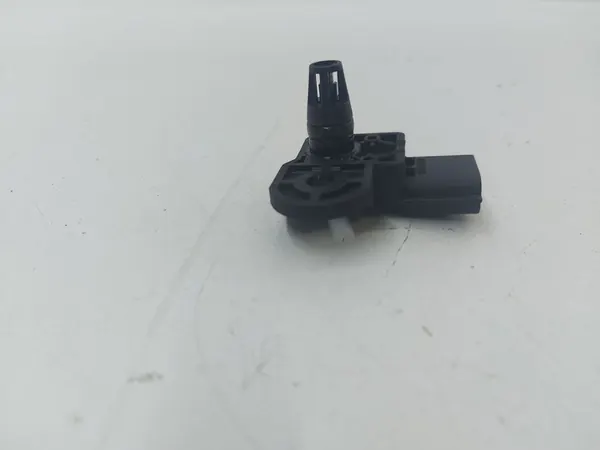 Sensor de presión de aire Mazda 3 II 2014 PE02K3239 image 4