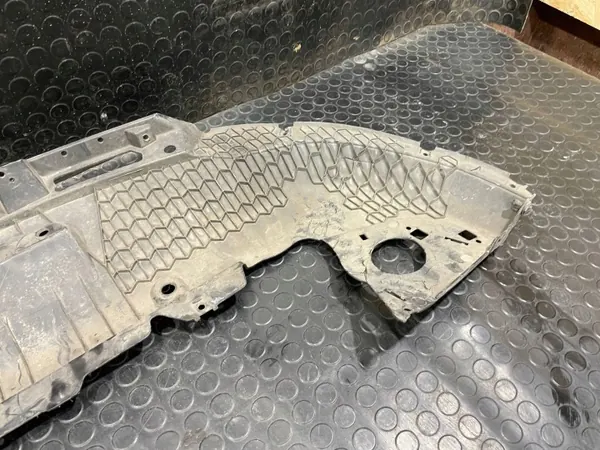 Ford Kuga MK3 Cache Bas Pare-choc Avant OEM LV4B-A8B384-J image 5