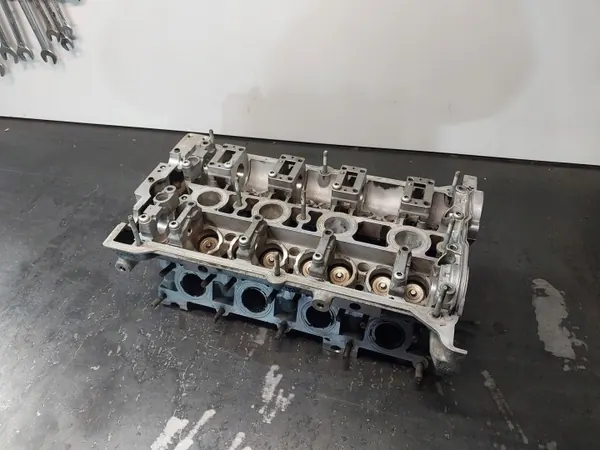 Culasse moteur OEM 06A103373P pour Audi A3 A4 image 2